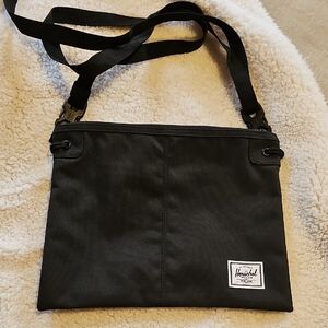 Herschel Supply Company Black Messenger Bag Durable Minimalist Design